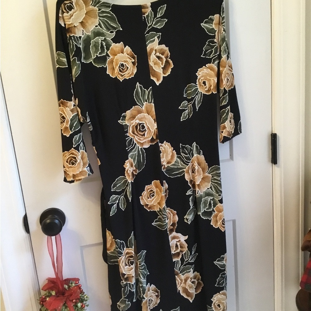 Robbie Bee Black Dress with Gold Floral Pattern Size Small - Picture 2 of 5